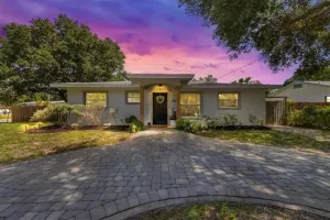 Image of 15-20 min. drive to beach, cheerful home w\/ free parking in A+ area