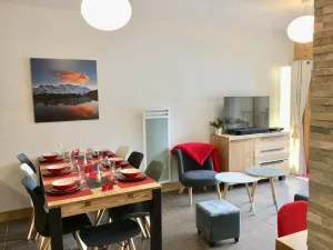 Image of 100m from resort center, 6th floor, balcony, parking, tv, ski locker, 59m², Champagny-en-Vanoise