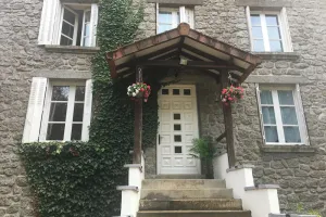 Image of Stylish House near Lake and Beach at St Estephe