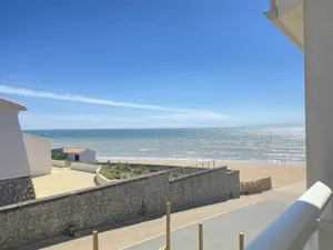 Image of Appartement près de la plage avec balcon et parking privé - FR-1-336-69