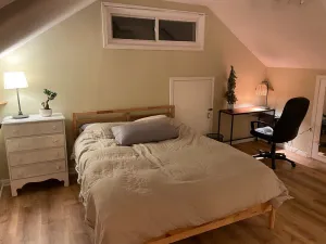 Image of Quaint Studio Space, right next to Macalester College, 5 miles uptown\/downtown