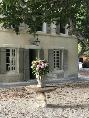 Image of STUNNING ESTATE & ALL AMENITIES, MINUTES FROM AIX CENTER