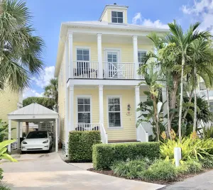 Image of OCEANFRONT ANGLERS REEF in ISLAMORADA -Pool, Dock, Beach, Kayaks, Paddle Boards