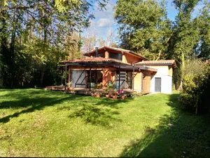Image of Maison spacieuse à Saint-Selve avec jardin et barbecue, 125 m².