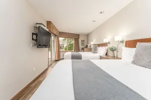 Image of GrandView #724 - Double Queen Suite