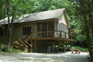Image of Cabin\/Vacation Home In the Woods on Private Lake Close to Louisville, Ky