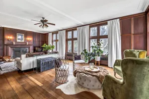 Image of LUXE Manor with Modern, Elegant Vibes