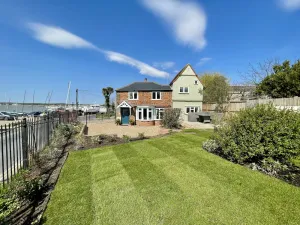 Image of Cosy Coastal 2-Bedroom Cottage with Hot Tub and Log Burner