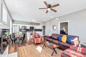 Image of Stay STL-Huge Cheery 1BR-In Unit W\/D-Parking