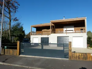 Image of MATHES la PALMYRE house WOOD (BBC label)