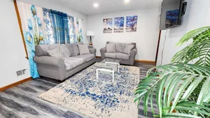 Image of Luxurious 4 bd home in the heart of KY