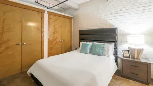 Image of Landing at Star Lofts - 2 Bedrooms in Petersburg