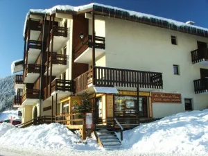 Image of 100m from resort center, 2nd floor, view mountain, balcony, tv, ski locker, 27m², Auris en Oisans