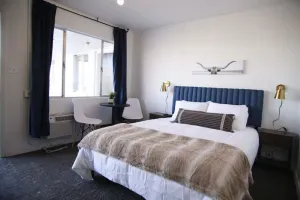 Image of Fillmore Lodge: Cute Queen Room at Special Rate!
