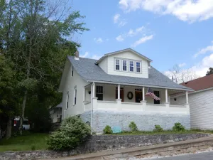 Image of Peter Ray House