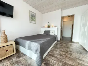 Image of Modern studio apartment with a view from the 6th floor - Fresh breeze