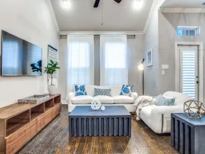 Image of Driem House Luxurious Home in Legacy - Long Term