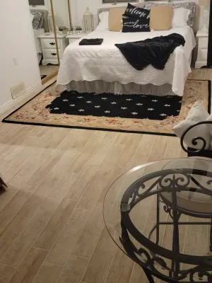 Image of Beautiful spacious Suite guest house