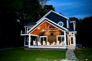 Image of Huge Views of Lake Michigan - Beach\/Town Just Steps Away