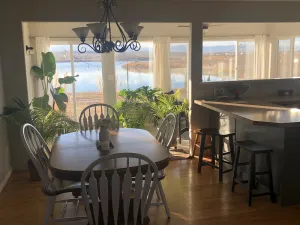 Image of Lakeside retreat home in Windsor