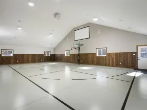 Image of Courtside Cabin