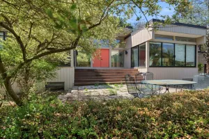 Image of Modern Villa with private pond near Legoland and Delaware River.