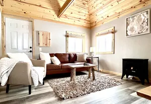 Image of Stylish, Cozy Cabin in Lake George.