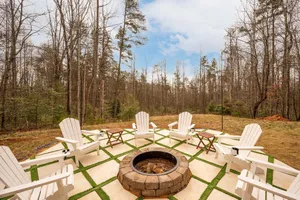 Image of 10-Acre, Dog-Friendly House Near Mtns & Wineries, Sleeps 8