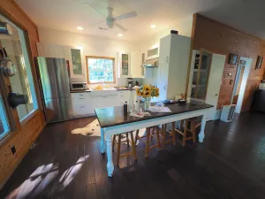 Image of Pretty Lake Guest House On 30 Acres - Minutes From Columbia