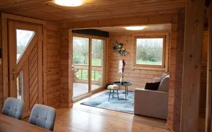 Image of Wooden cottage for 6 people located on the edge of a private pond.