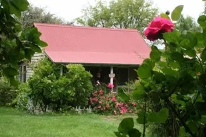 Image of Award winning Poppys Cottage B&B Farmstay
