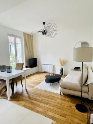 Image of 12 minutes from Stade de France\/15 minutes from Paris Gare du Nord