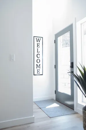 Image of Modern Urban Townhouse with High Speed Internet