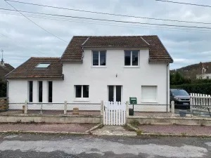 Image of House with jacuzzi in quiet area for up to 10 people