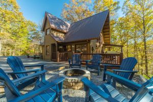 Image of Falling Leaf Lodge 3BR 2.5BA Cabin | Pet Friendly | Hot Tub | Pool Table | Sauna