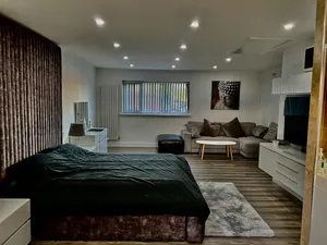 Image of Penthouse Style Luxury 2 Bedroom House has Hot-Tub, extra fees apply