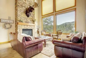 Image of Secluded & Spacious Mountain Getaway