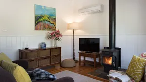 Image of Koovelly Spa - picture perfect romantic country cottage