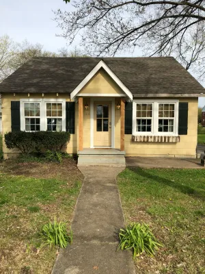 Image of The Wilson House  Beautiful Downtown Murfreesboro Cottage Close to MTSU \/ I 24