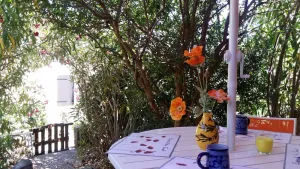 Image of Superb villa on the edge of pine forest and scrubland with azure view.