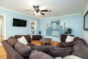 Image of Cheerful & Charming Stay 3 Miles to UF\/Shands\/Downtown