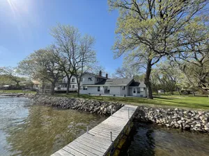 Image of Breathtaking!  4BR\/3BA Cabin - 30ft from lakeshore on Alexandria Chain of Lakes