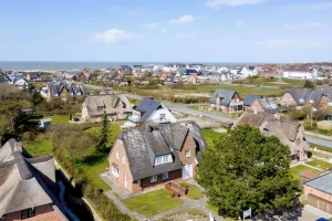 Image of Ihr Komfort-landhaus auf Einem Hübsch Eingewachsenen, Naturbelassenen Grundstück