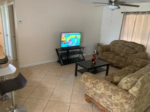 Image of 2x1 Home 10 minutes from UCF
