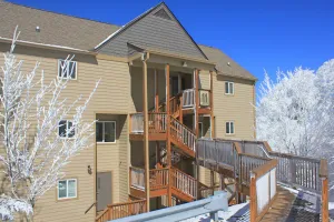 Image of Efficient studio with great views, pool, hot tub & tennis - walk to slopes
