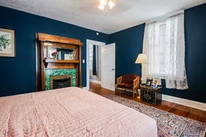 Image of House on Mansion Row in New Albany