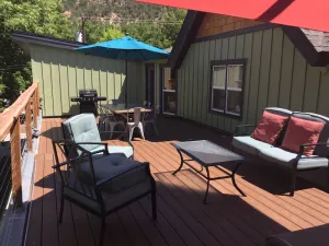Image of Heart of downtown, huge rooftop patio and air conditioning!