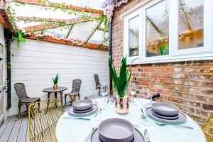 Image of Rest&Recharge at a Luxury Retreat in Manchester - Sleeps 11, 5 Bedrooms, 3 Bathrooms, Free Parking