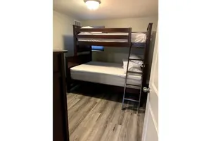 Image of Remodeled 3BR\/1.5B, huge yard, off street pk