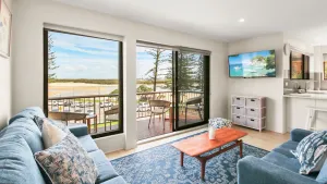 Image of Island View Unit 3, 23 Esplanade, Bulcock Beach